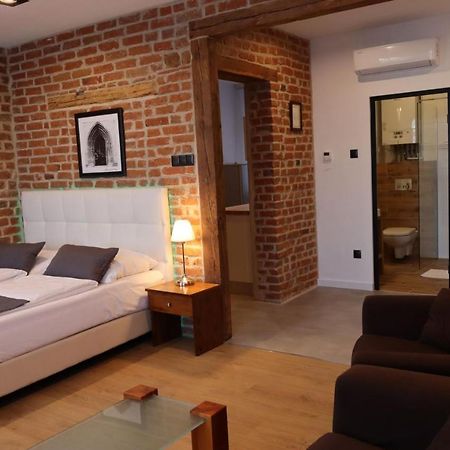 Apartament Przy Rynku Chełmno Esterno foto